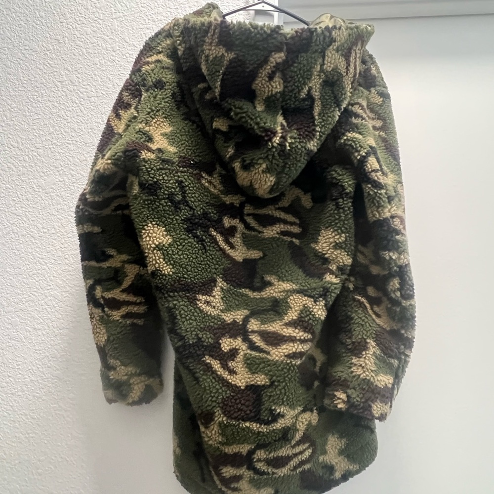 Forever 21 Camouflage Fleece Jacket - Picture 2 of 2